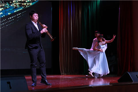 1576718434244929.jpg 文艺汇演掠影三_副本.jpg