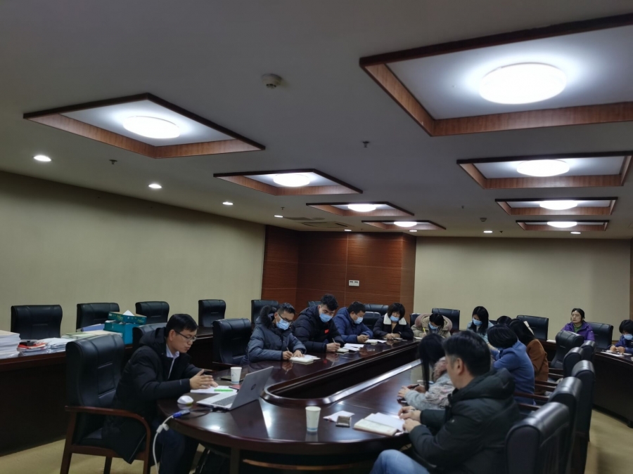 1608885533917037.jpg 3、党员认真听讲.jpg