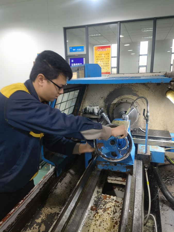 04数控车床实操现场.jpg