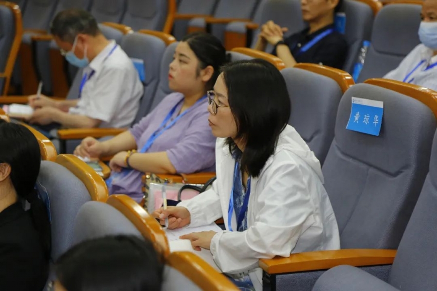 1656507773933948.jpg 学员认真听讲座2.jpg