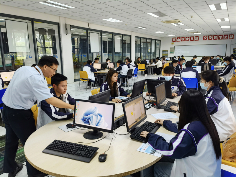 1683856743590801.jpg 02罗清波授课照片.jpg