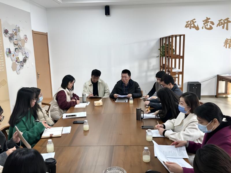 听课老师参与评课(1).jpg