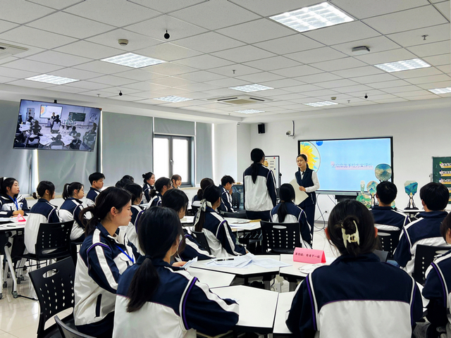 1715562094316683.jpg 吴竞授课照片.jpg