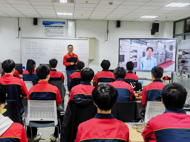 1715562296971820.jpg 王晨曦授课照片.jpg