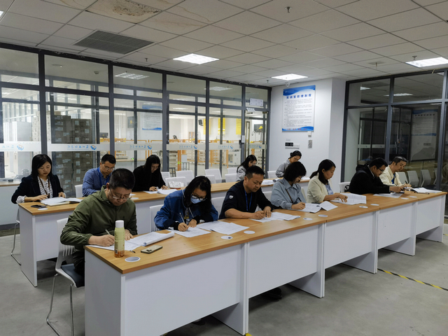 1715562317157668.jpg 王晨曦听课照片.jpg