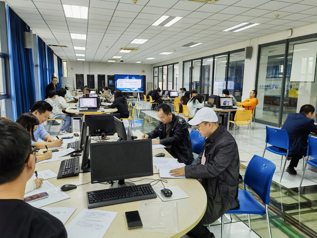 cjirkasbac65mtcvgcqbpm89t56.jpg 03鲁毅听课照片.jpg