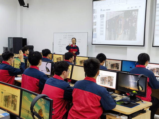 ilfe9840iir2dh23nt7vqots0m9.jpg 02高丽授课照片.jpg