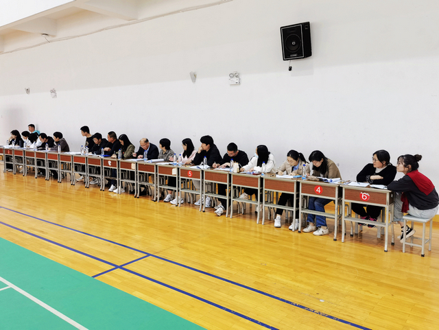 v4cnuji3ltf1thm0vv0ll2s5t46.jpg 04杜子龙听课照片.jpg