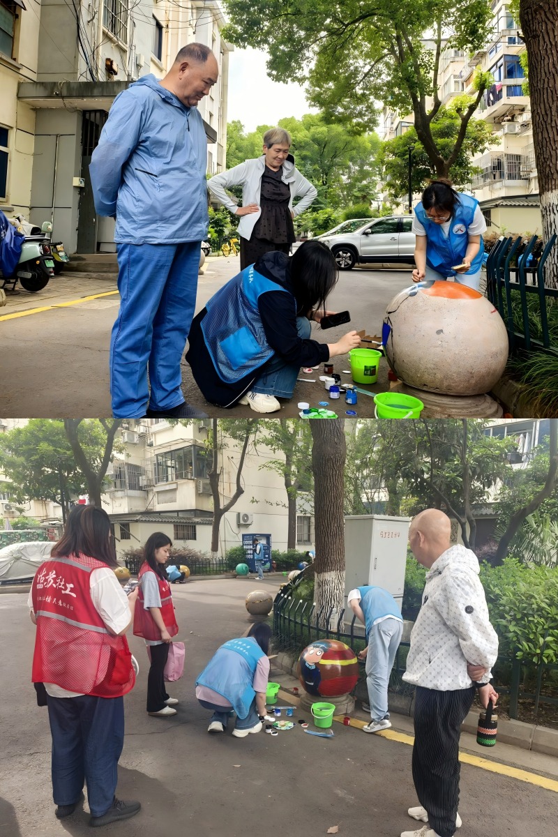 o66mj01ece0ber6m2ichb8186e1.jpg 居民们为志愿者们点赞(1).jpg