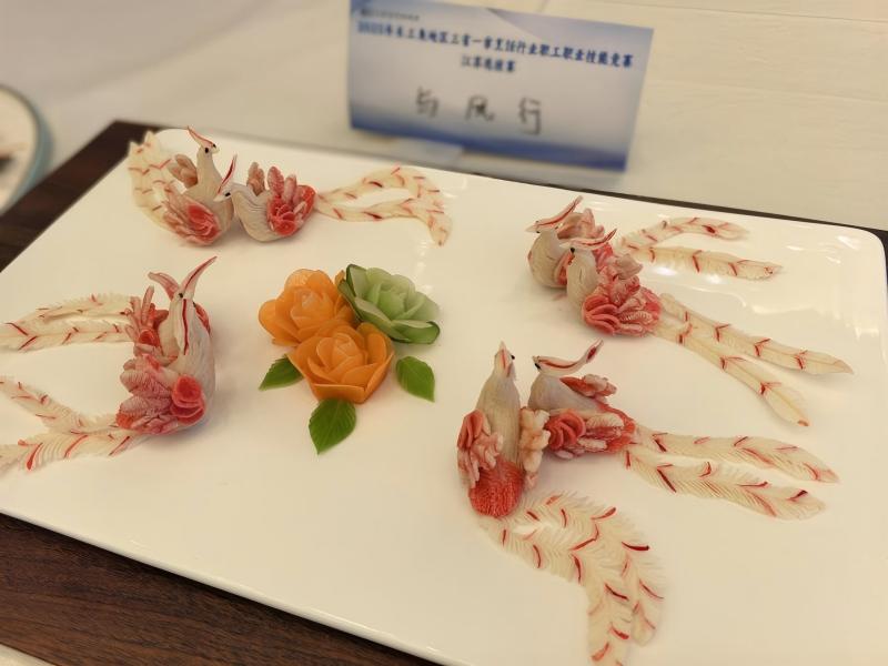 noad9giq842kau7ri3iu1mecrb1.jpg 夏青老师作品《与凤行》(1).jpg