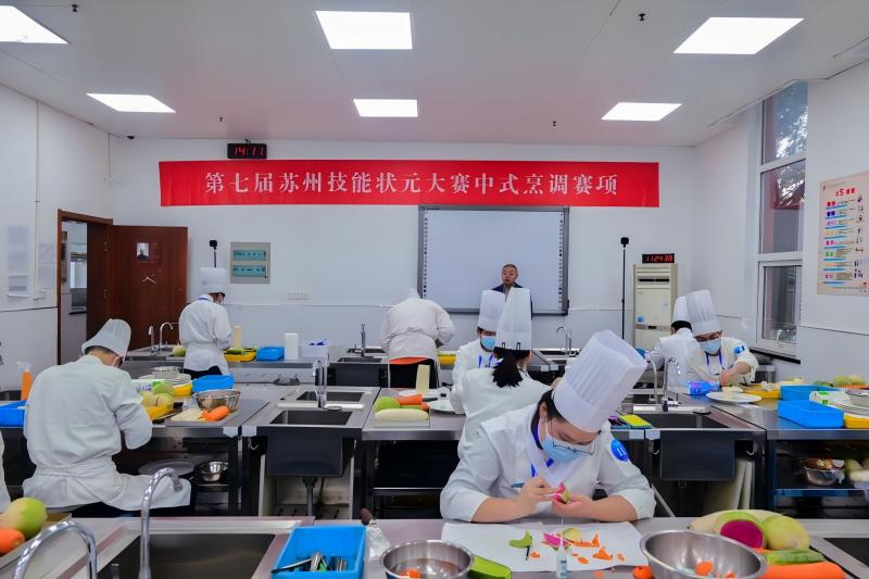 u45g66jlbf47cg2mba67b9aapq1.jpg 烹饪学子赛场风采(1).jpg