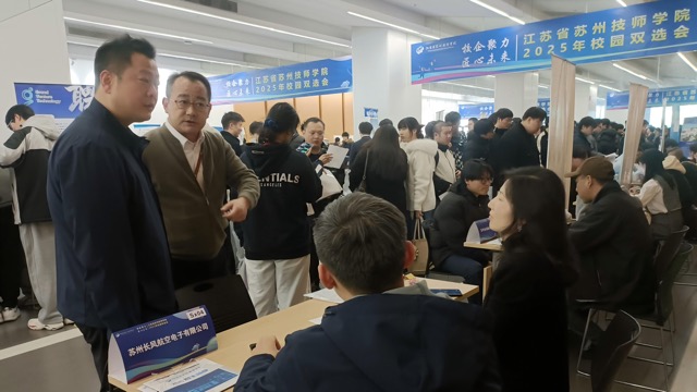 2gocbseo7ltpvntq5rt45d5frs8.jpeg 12-领导指导1 Medium.jpeg